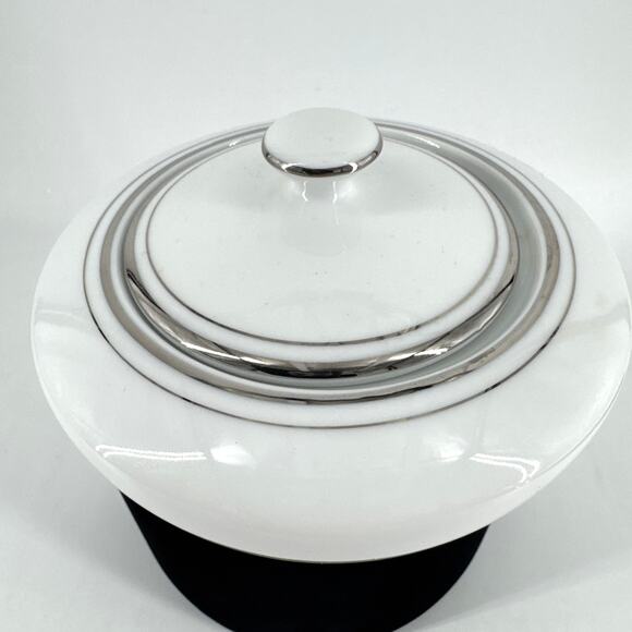 Covered Sugar Bowl Made in Japan Contour China with Platinum Bands Candlelight - Picture 2 of 11